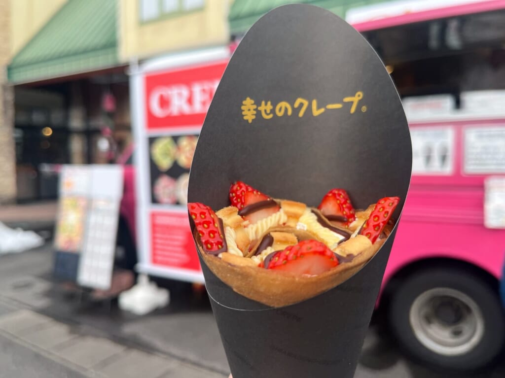 幸せのクレープいちごタルトスペシャル