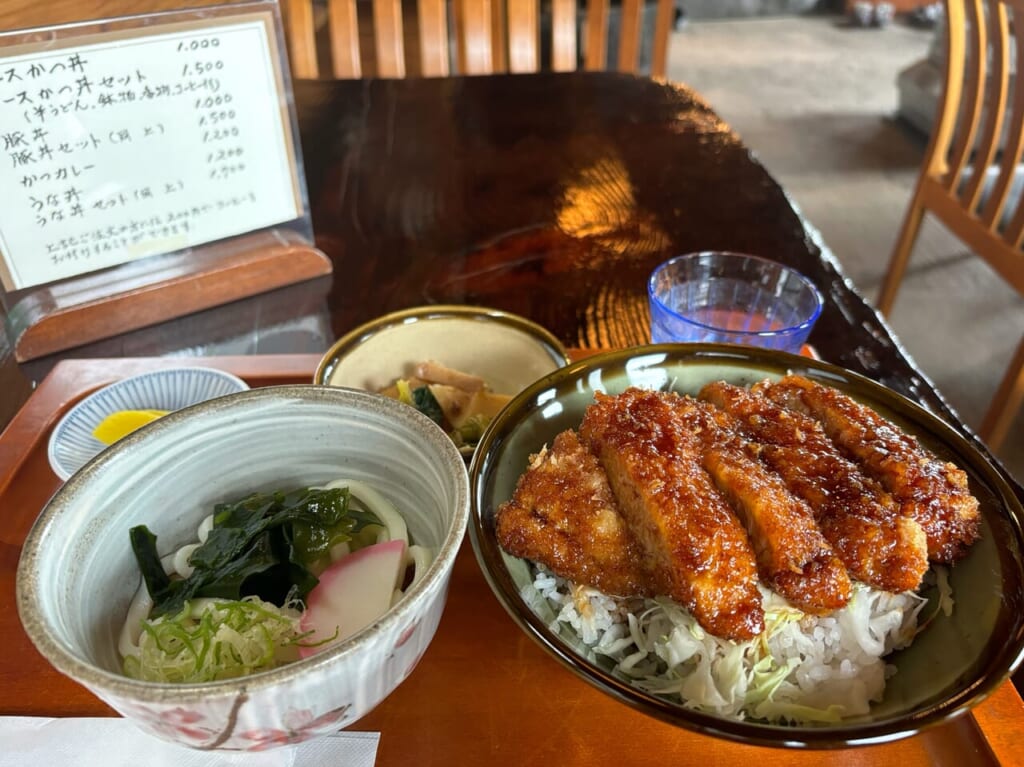 やまなか茶屋のソースかつ丼